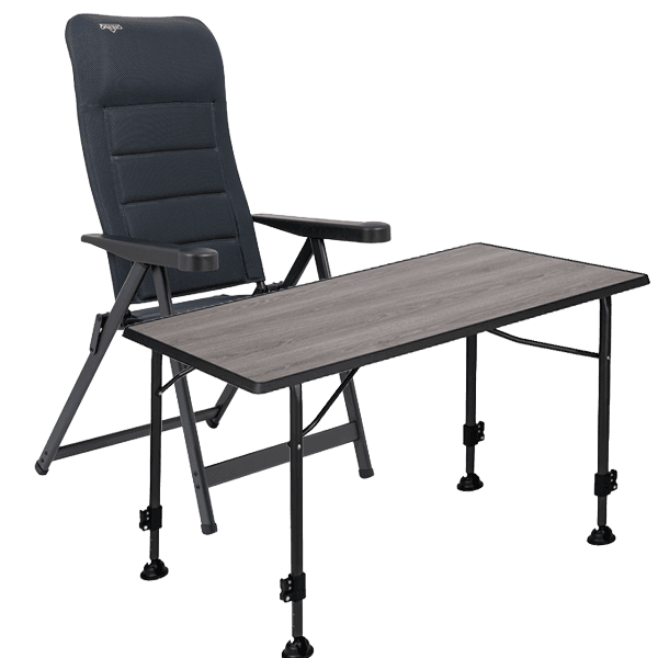 Tables / Chairs