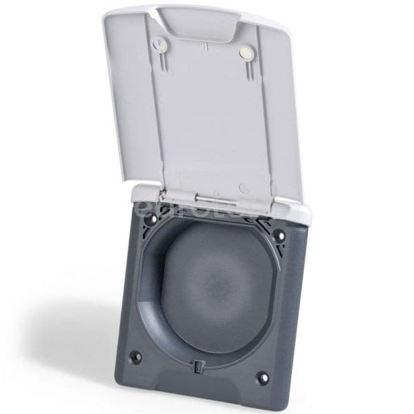 blind-exterior-shot-in-gray-with-black-closed-inner-wall-and-magnetic-closure-motorhome